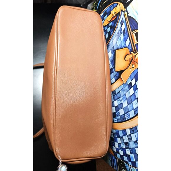 Coach Cross Grain Leather Shoulder Bag - EUC - Picture 4 of 11